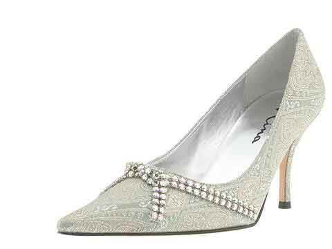 حملة إعلانية للبحث عن ..فردة حذاء !