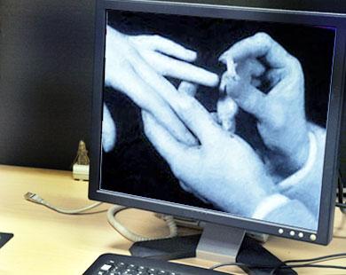 فتوى تجيز الزواج عبر الإنترنت