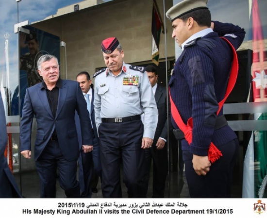 الملك : اداء الدفاع المدني خلال العاصفة احترافي .. صور الملك : اداء الدفاع المدني خلال العاصفة احترافي .. صور