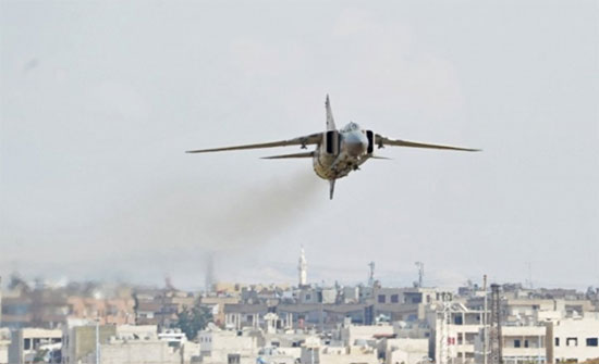النظام يستخدم أسلوباً جديداً لترهيب النازحين على حدود الأردن..فيديو النظام يستخدم أسلوباً جديداً لترهيب النازحين على حدود الأردن..فيديو