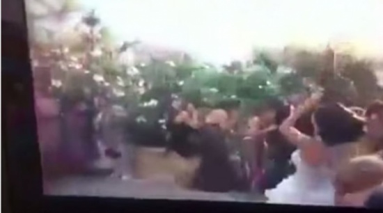 بالفيديو : عروس لبنانية تحتفل باطلاق النار من رشاش بالفيديو : عروس لبنانية تحتفل باطلاق النار من رشاش