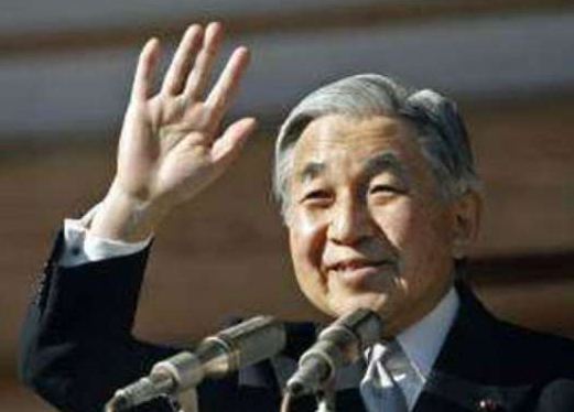 إمبراطور اليابان يعتزم التخلي عن العرش