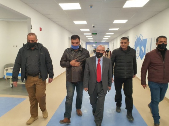 بالصور  : الكسبي يتفقد مستشفى حمزة الميداني