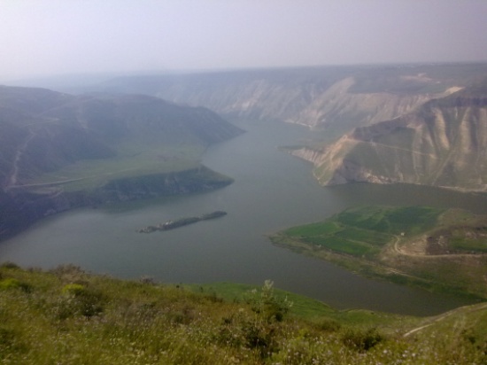 وزير الري  يتفقد السدود المائية