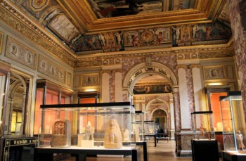 لقاء تحضيري يبحث سبل إسترجاع مسلة ميشع من اللوفر