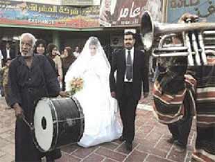 في العراق.. تزوج من مذهب آخر واحصل على ألفي دولار !