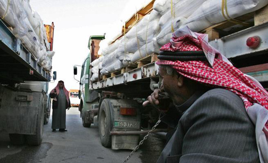 الاردن ينتظر فتح معبر نصيب مع سورية لإنقاذ تجارته الاردن ينتظر فتح معبر نصيب مع سورية لإنقاذ تجارته