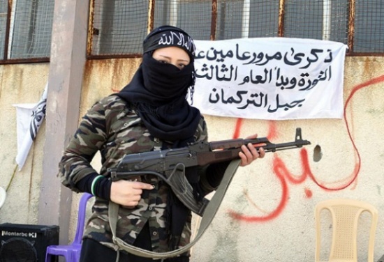 تزايد أعداد النساء المقاتلات في الجيش السوري الحر تزايد أعداد النساء المقاتلات في الجيش السوري الحر