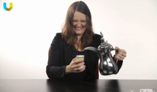 شاهد.. أمريكيون يجربون العادات السعودية