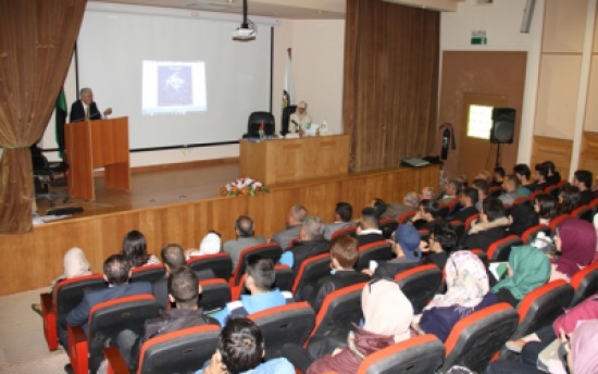 محاضرة للدكتور كامل محادين "الرؤية  في  العمارة" في البلقاء التطبيقية