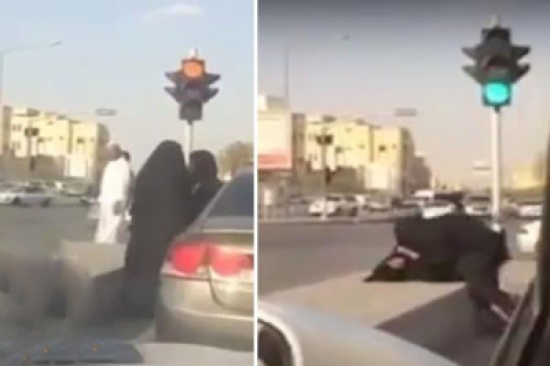 شاهد .. نقاش حاد يتحول لمضاربة عنيفة بين فتاتين على أحد الطرق بالمملكة