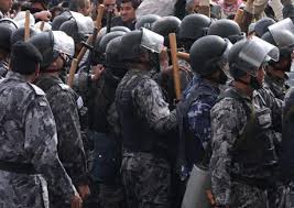 مشاجرة ومسيل للدموع بعد مباراة لكرة اليد في الزرقاء مشاجرة ومسيل للدموع بعد مباراة لكرة اليد في الزرقاء