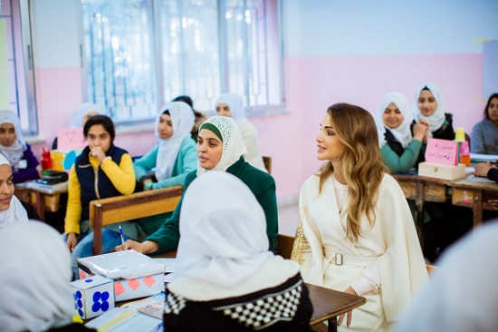 الملكة رانيا: يمكن التفكير بطرق خلاقة وابداعية لتحسين مستوى طلابنا الملكة رانيا: يمكن التفكير بطرق خلاقة وابداعية لتحسين مستوى طلابنا