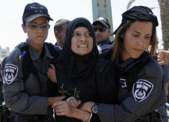 تفاصيل اعتقال سيدة اردنية في الاقصى تفاصيل اعتقال سيدة اردنية في الاقصى