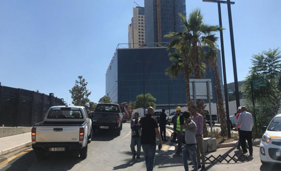 4 إصابات جراء سقوط رافعة انشاءات في العبدلي 4 إصابات جراء سقوط رافعة انشاءات في العبدلي