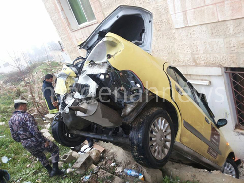 وفاتان و 3 إصابات اثر تدهور " تكسي " في الزرقاء وفاتان و 3 إصابات اثر تدهور " تكسي " في الزرقاء