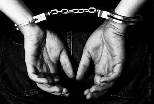 مطلوب خطير في البقعة بقبضة الأمن