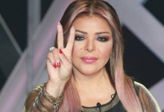 فلة الجزائرية تتراجع عن الاعتزال بسبب الإباحية – بالصورة فلة الجزائرية تتراجع عن الاعتزال بسبب الإباحية – بالصورة