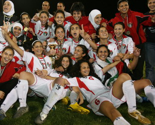 المنتخب النسوي لكرة القدم يهزم فريقا استراليا  