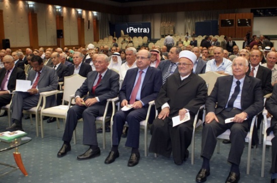 سياسيون ومفكرون يستعيدون ذكرى السياسي الراحل عبدالعزيز السيد سياسيون ومفكرون يستعيدون ذكرى السياسي الراحل عبدالعزيز السيد