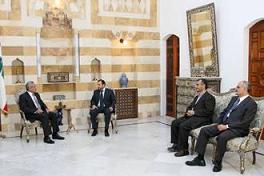 الرئيس اللبناني يتبلغ رفض المعارضة الرسمي لحكومة الحريري الرئيس اللبناني يتبلغ رفض المعارضة الرسمي لحكومة الحريري
