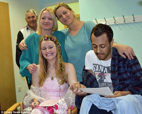 بالصور.. "عمر" يحقق أمنيته بالزواج من حبيبته قبل وفاته باللوكيميا بالصور.. "عمر" يحقق أمنيته بالزواج من حبيبته قبل وفاته باللوكيميا