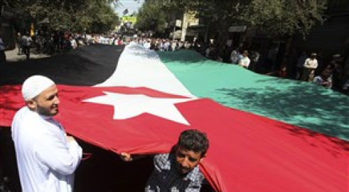 مهرجان خطابي لعشيرة البري واهالي المنصورة يدينون الاعتداء على رجال الامن والدرك والممتلكات العامة مهرجان خطابي لعشيرة البري واهالي المنصورة يدينون الاعتداء على رجال الامن والدرك والممتلكات العامة