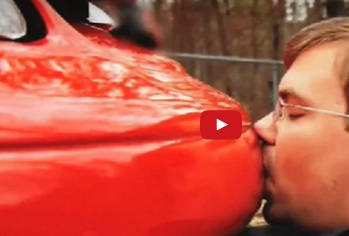 بالفيديو  : 10حالات إدمان غريبة قد تكون مصاب بها دون أن تشعر !