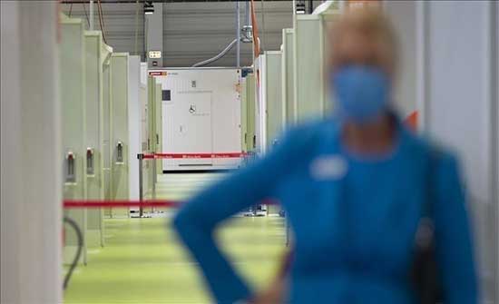 الجزائر تسجل أول إصابة بأوميكرون وبريطانيا تسجل أعلى إصابات بكورونا منذ يناير