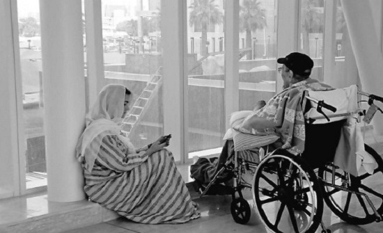 صورة جديدة للأمير طلال بن عبدالعزيز على كرسي متحرك.. وهكذا علّقت إبنتاه صورة جديدة للأمير طلال بن عبدالعزيز على كرسي متحرك.. وهكذا علّقت إبنتاه