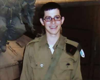 صفقة شاليط تقترب من نهايتها ورفض ألماني لإدخال أي تعديلات على قائمة الـ "450"