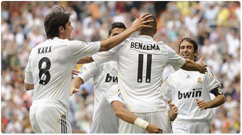 بنزيمة يقود ريال مدريد لفوز عريض بنزيمة يقود ريال مدريد لفوز عريض