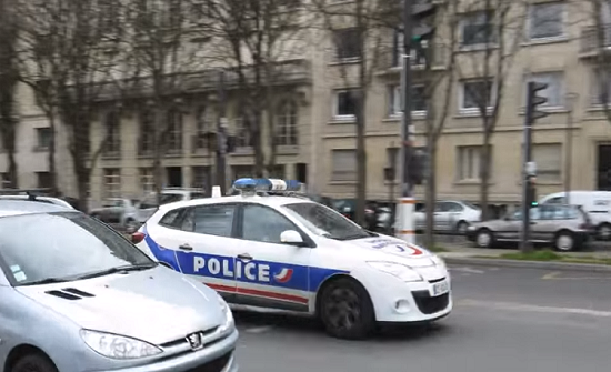 سائحة كندية تدعي اغتصابها جماعيا من قبل عناصر شرطة في باريس سائحة كندية تدعي اغتصابها جماعيا من قبل عناصر شرطة في باريس