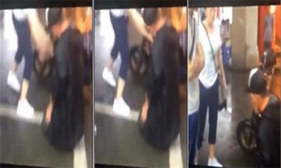 فيديو: إمرأة تصفع رجل مسن بسبب هاتفها