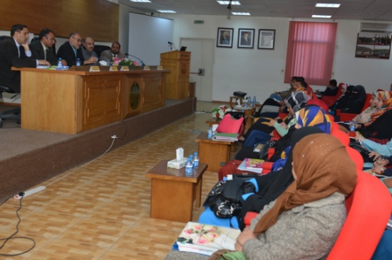 الآداب تلتقي الطلبة الجدد في الطفيلة التقنية