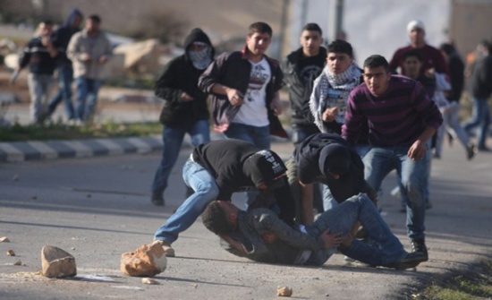 اصابة 27 فلسطينيا بمواجهات مع الاحتلال في نابلس اصابة 27 فلسطينيا بمواجهات مع الاحتلال في نابلس