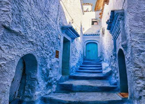 مدينة بأكملها مغطاة بالطلاء الأزرق! مدينة بأكملها مغطاة بالطلاء الأزرق!