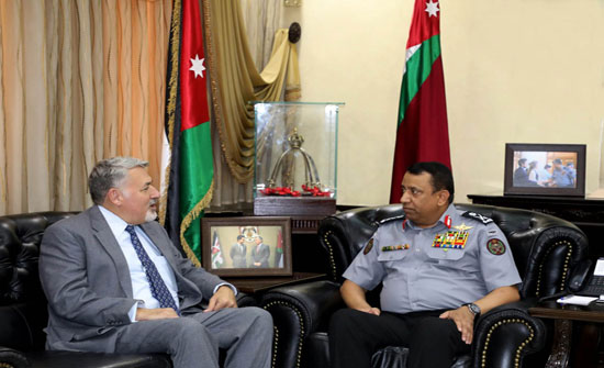 الحواتمة يستقبل القائم بأعمال السفارة الأميركية الحواتمة يستقبل القائم بأعمال السفارة الأميركية