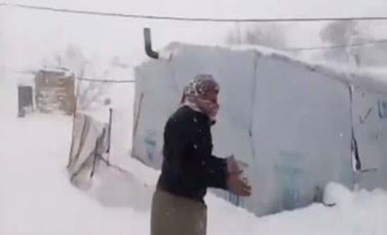 بالفيديو : ندرة الخبز تواجه اللاجئين السوريين فى عرسال اللبنانية بالفيديو : ندرة الخبز تواجه اللاجئين السوريين فى عرسال اللبنانية