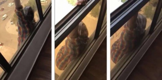 هكذا أغلقت قضية الكويتية التي صورت خادمتها وهي تسقط دون ان تساعدها! هكذا أغلقت قضية الكويتية التي صورت خادمتها وهي تسقط دون ان تساعدها!