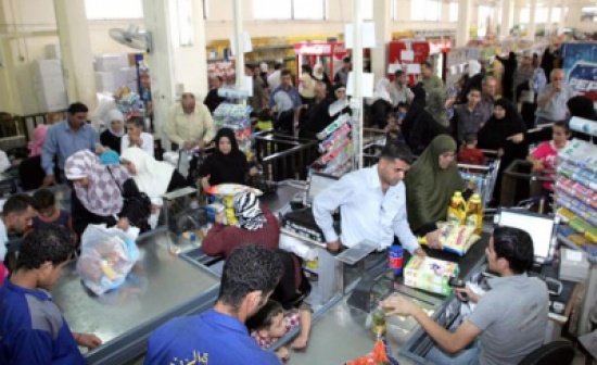"راتب تموز" تنتظره ثلاثية التزامات