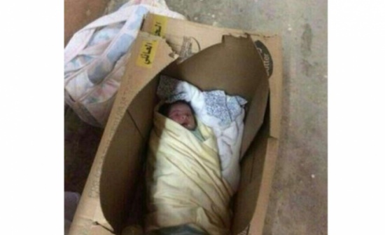 العثور على لقيط أمام مسجد بإربد العثور على لقيط أمام مسجد بإربد