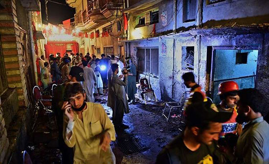 مقتل 12 شخصا بتفجير انتحاري في باكستان مقتل 12 شخصا بتفجير انتحاري في باكستان