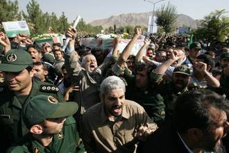 مقتل شرطيين في جنوب شرق إيران قبيل تشييع قادة الحرس الثوري مقتل شرطيين في جنوب شرق إيران قبيل تشييع قادة الحرس الثوري