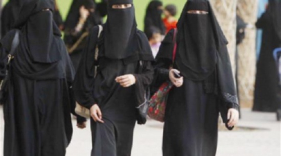 السعودية: عضو شورى يطالب بالسماح للمرأة بقيادة الدراجة