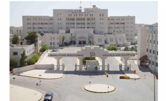 شركات تأمين مدينة لوزارة الأشغال بمئات الآلاف وترفض الدفع شركات تأمين مدينة لوزارة الأشغال بمئات الآلاف وترفض الدفع