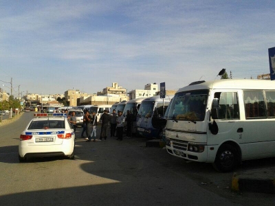 اعتصام أصحاب باصات خط عمان الطفيلة