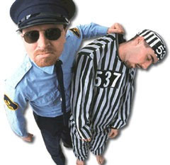 جزاء سنمار.. حارس أمن يفقد عمله لانه ..قبض على لص !