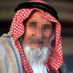 عجايب..سعودي يكبر زوجته بـ60 عاما يشترط رد 50 ألف ريال "مهراً" لطلاقها  !