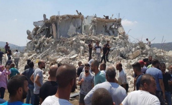 الاحتلال الإسرائيلي يهدم منزلا في مدينة القدس المحتلة الاحتلال الإسرائيلي يهدم منزلا في مدينة القدس المحتلة